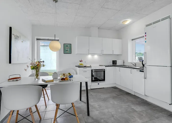 Ferienhaus Lovely In With Kitchen